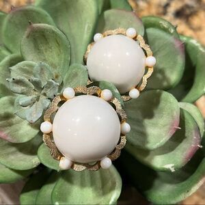 Vintage Gold & White Clip On Bauble Earrings Retro